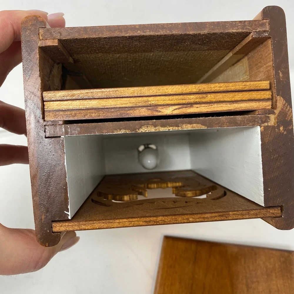 Vintage Handmade Wood Table Night Light w‎ 4 Interchangeable Carved Front Panels
